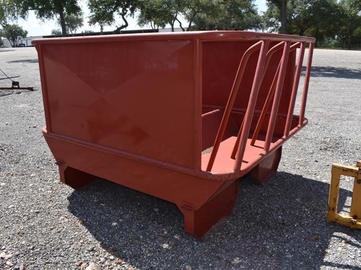 round-bale-hay-feeder-image-5