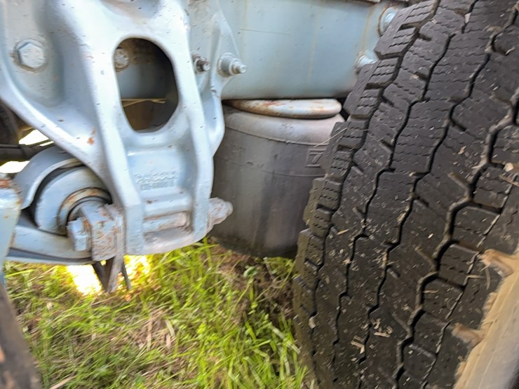 2019-peterbilt-389-image-42