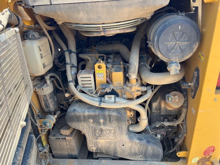 2016-caterpillar-277d-image-25