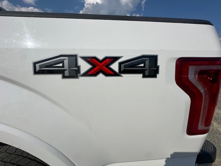 2017-ford-f150-lariat-image-13
