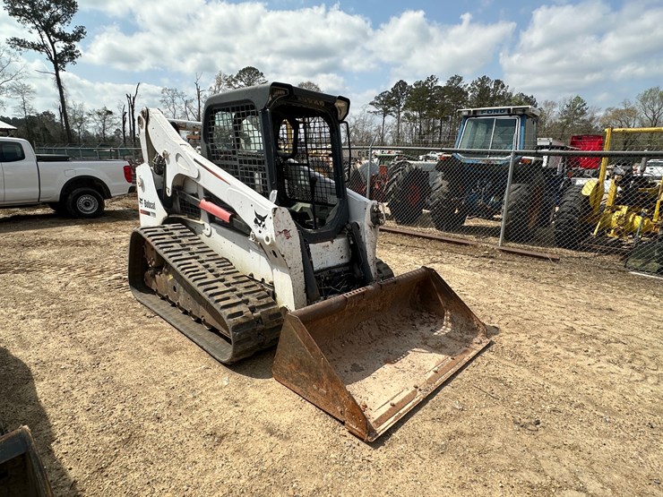 2014-bobcat-t750-image-2