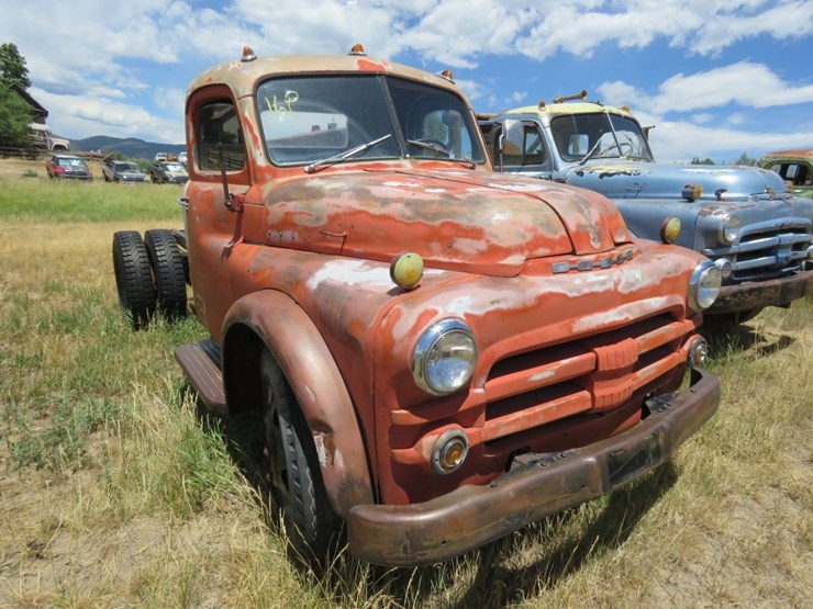 1952-dodge-b-3-f-1-½-ton-truck-image-2