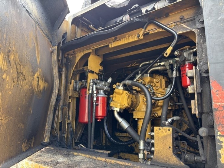 caterpillar-568-image-34
