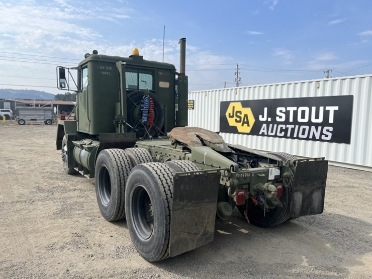 2009-am-general-m915a1-image-6