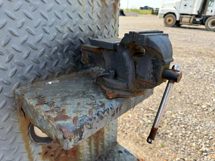 2005-international-durastar-4300-image-15