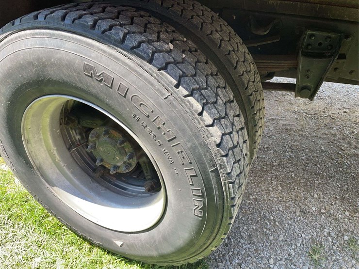 1989-gmc-7000-image-24