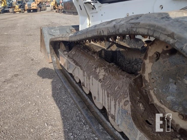 2019-bobcat-t740-image-24