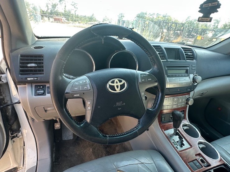 2010-toyota-highlander-image-51