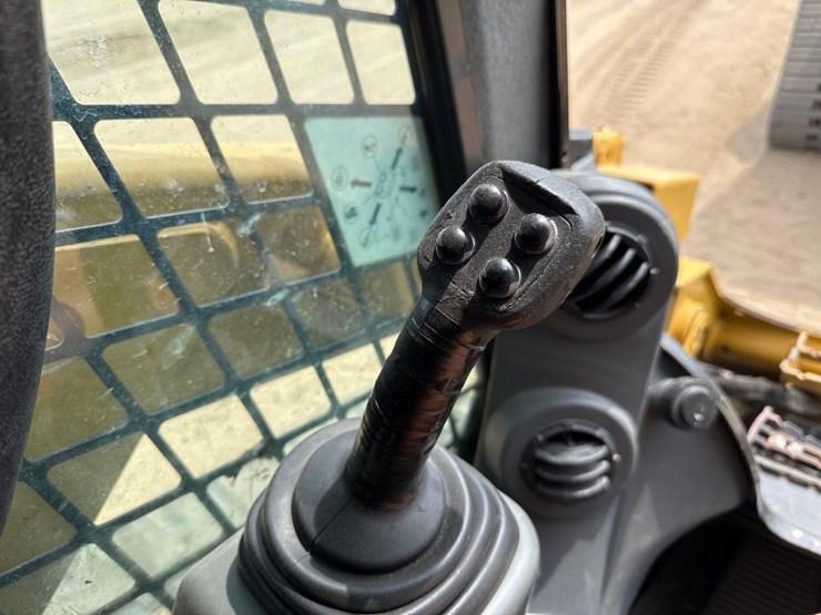 2017-caterpillar-279d-image-32