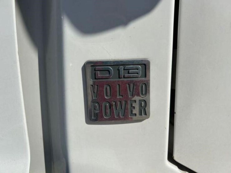 2013-volvo-t/a-hiway-tractor---day-cab-4v4nc9egxdn-image-25