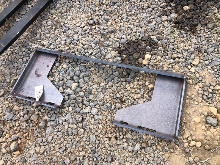 #58-•-skid-steer-mount-plate-image-1