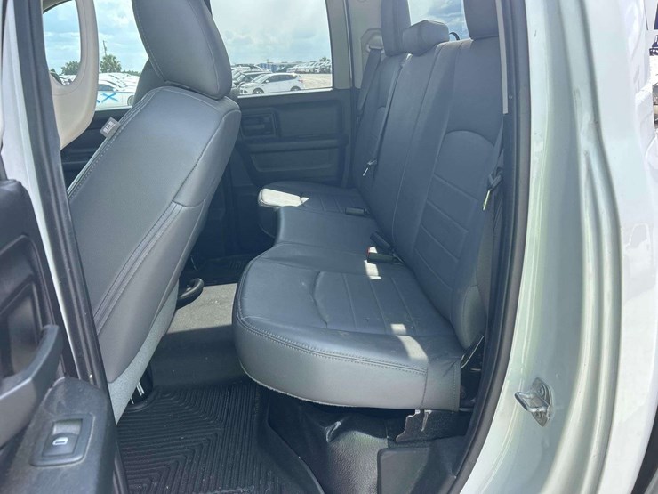 2019-ram-1500-classic-image-16