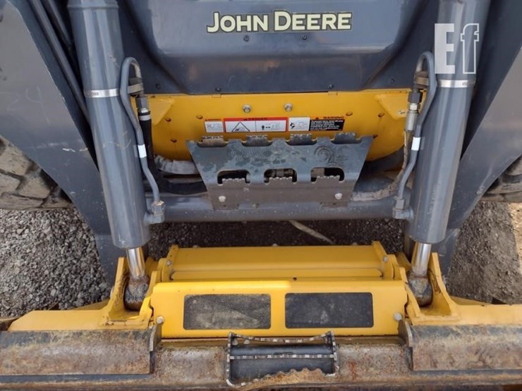 2020-deere-324g-image-14