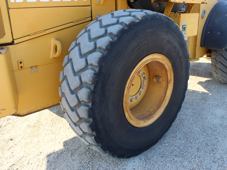 2015-deere-544k-image-7