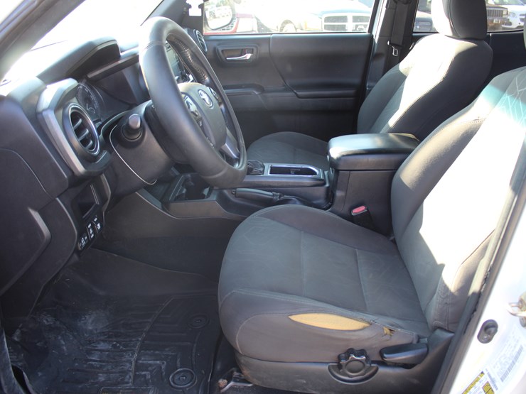 2017-toyota-tacoma-image-6