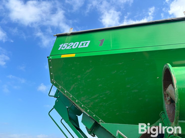 2022-brandt-1520xt-grain-cart-image-12