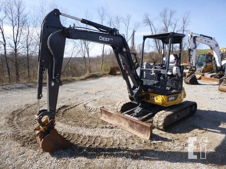 2022-deere-35g-image-47