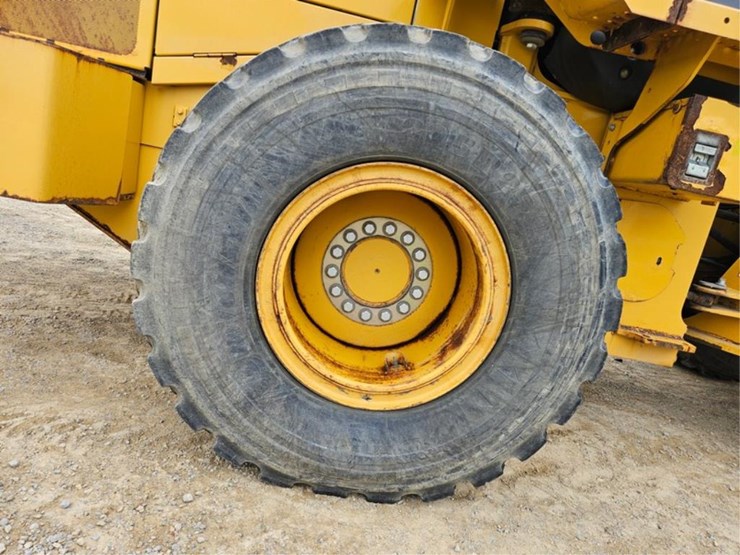 2012-deere-624k-image-41