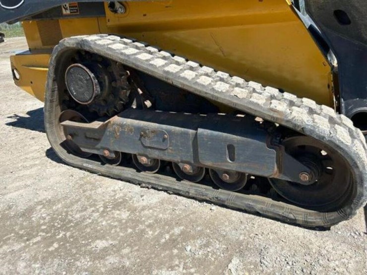 2022-deere-325g-image-45