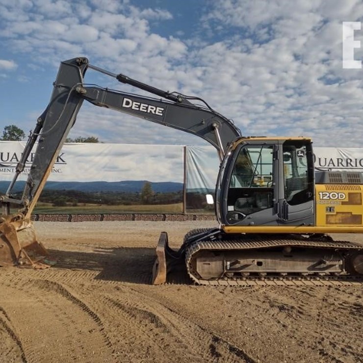 2010 DEERE 120D