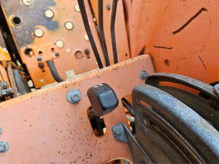 massey-ferguson-383-image-28