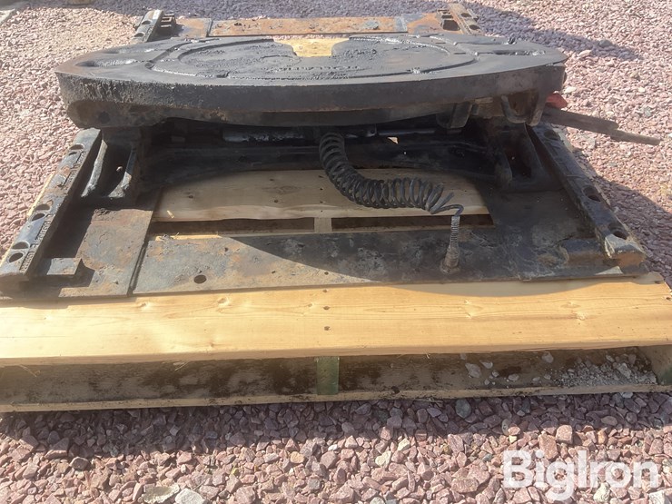 holland-air-slide-5th-wheel-plate-image-14
