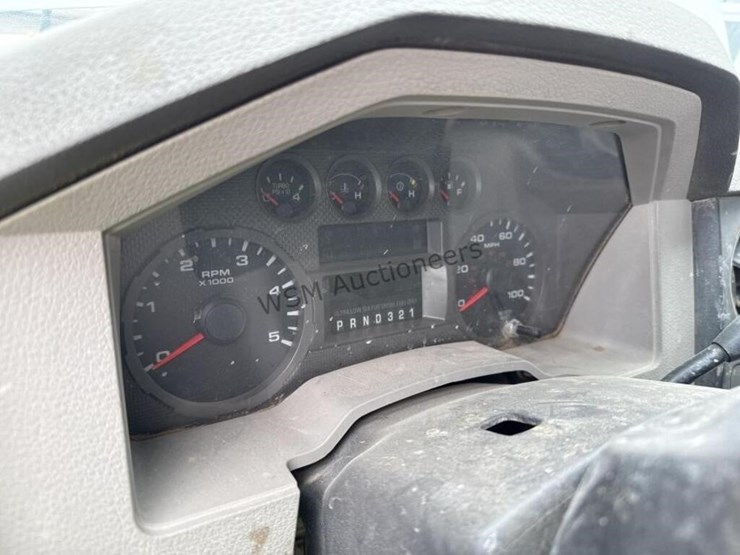 2010-ford-f550-image-14