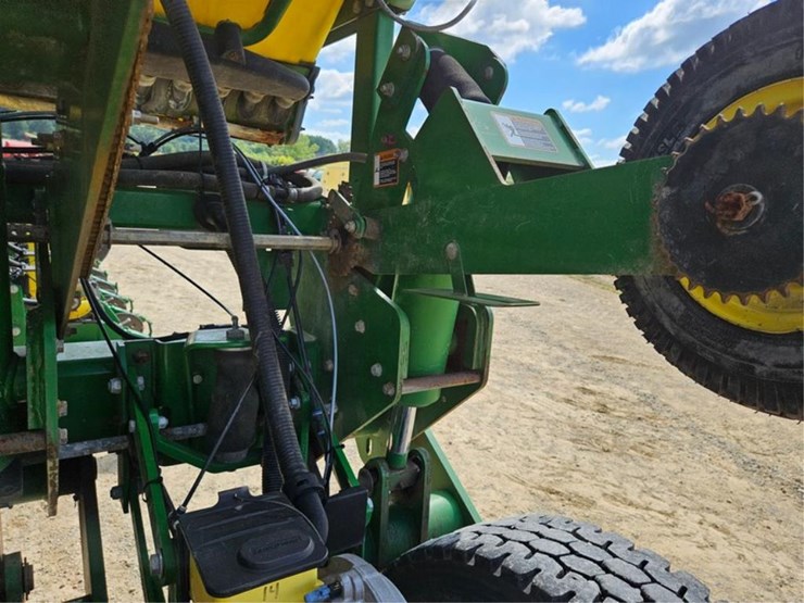 #225-•-westfield-130-71-13"-grain-auger-image-61