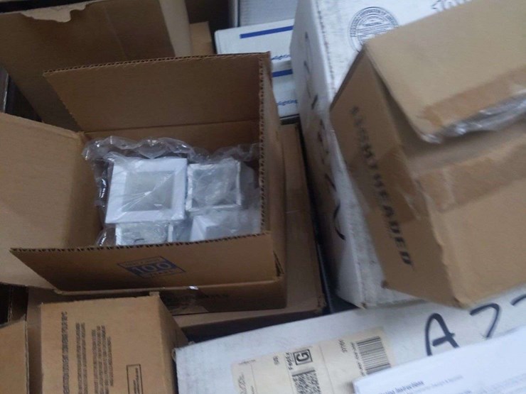 misc-lot-led-lights-&-controllers-image-12