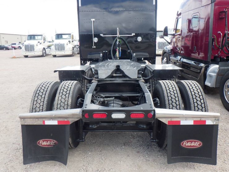 2023-peterbilt-389-image-6