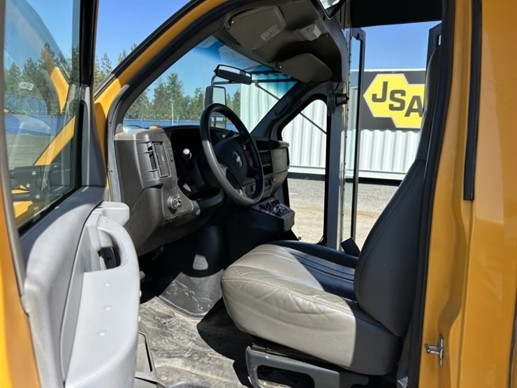 2008-chevrolet-express-school-bus-image-13