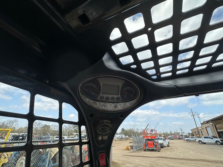 2014-bobcat-t750-image-59