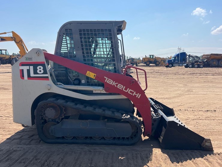 2018-takeuchi-tl8-image-5