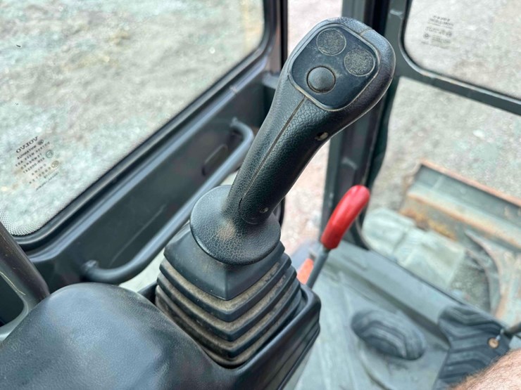 2018-volvo-ecr88d-image-12