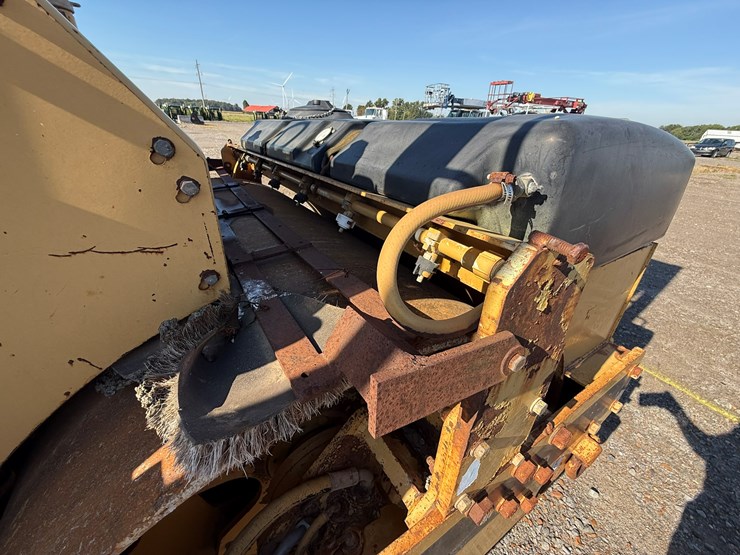 caterpillar-cb-434-image-16