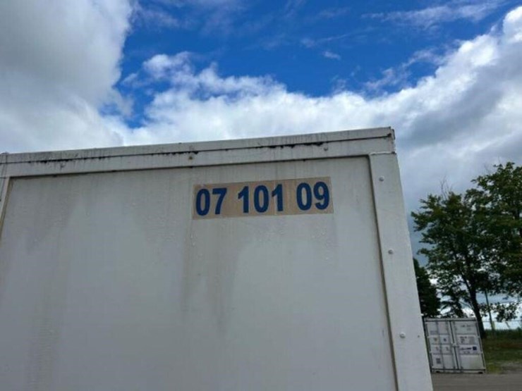 7-ft-6-in.-x-16-ft-storage-container-image-4