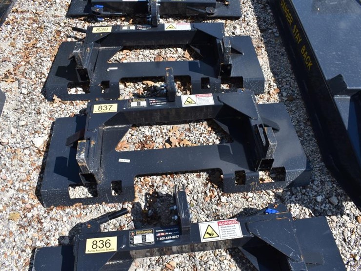 skid-steer-quick-hitch-image-1