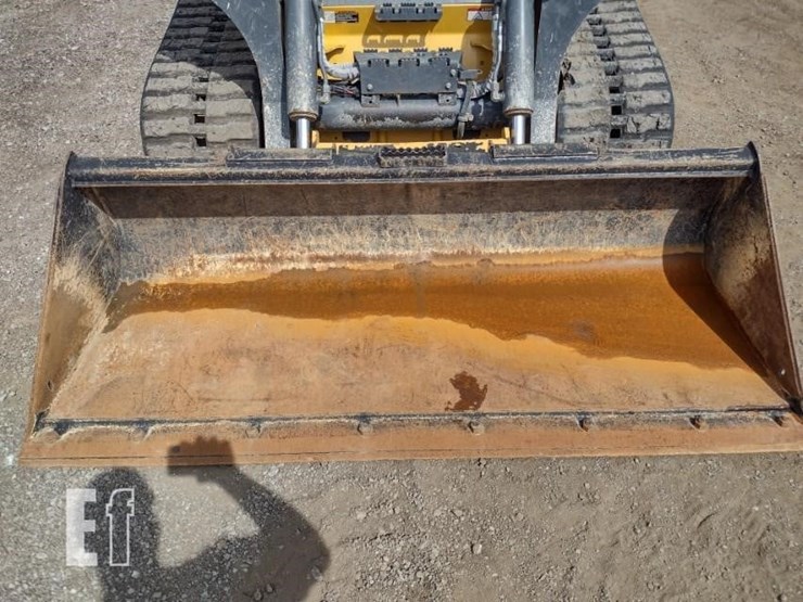 2022-deere-333g-image-16