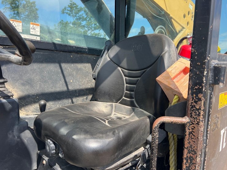 2014-caterpillar-tl642c-image-26