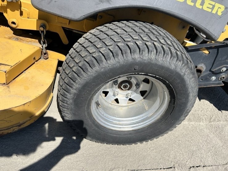 hustler-super-z-zero-turn-mower-image-16