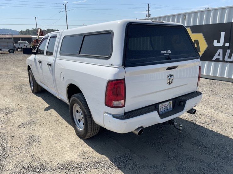 2017-dodge-ram-1500-crew-cab-4x4-pickup-image-6