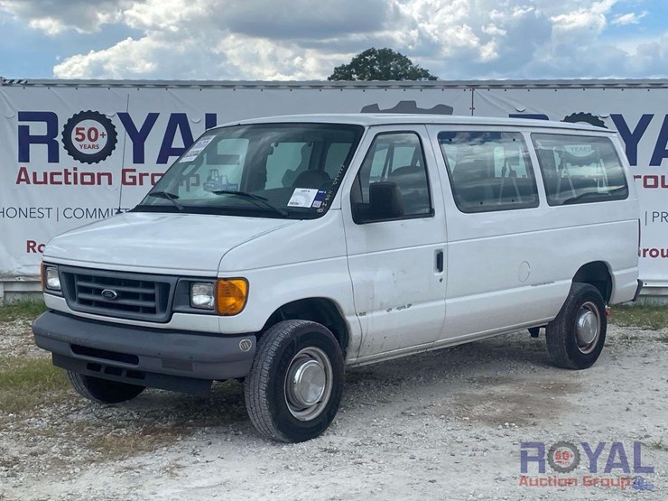 2006-ford-e350-image-1