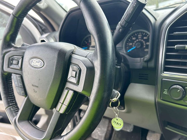 2017-ford-f150-image-15