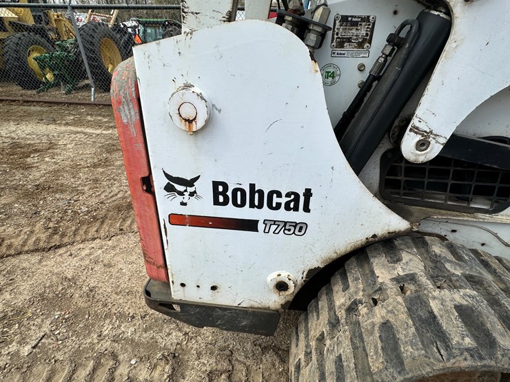 2014-bobcat-t750-image-28