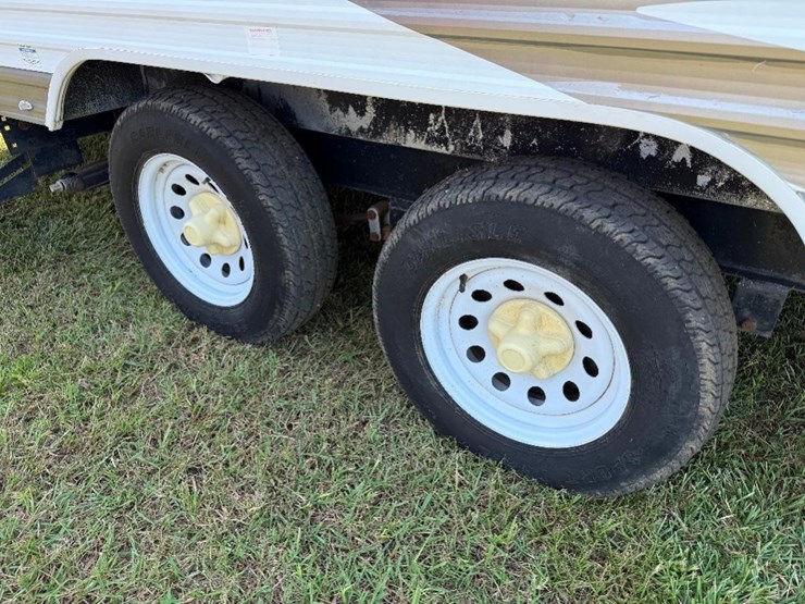 2009-wildwood-x-lite-22rb-camper-image-2