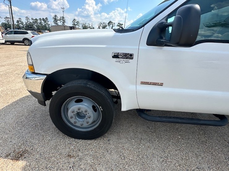 2003-ford-f550-image-16