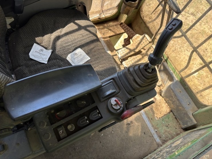 2013-deere-2954d-image-38