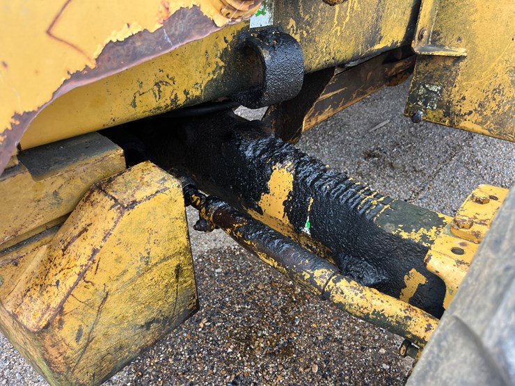 caterpillar-416d-image-17