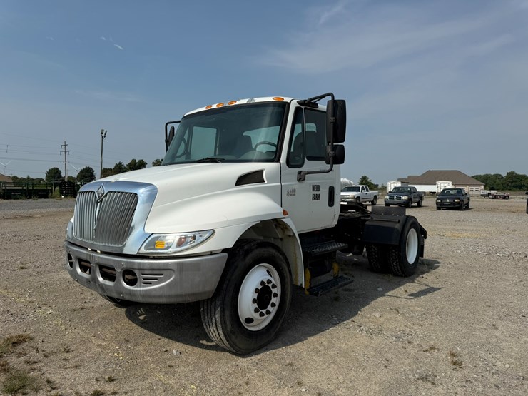 2006-international-durastar-4400-image-1