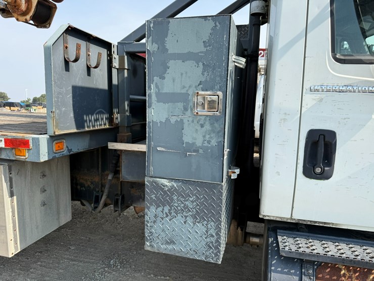 2005-international-durastar-4300-image-75